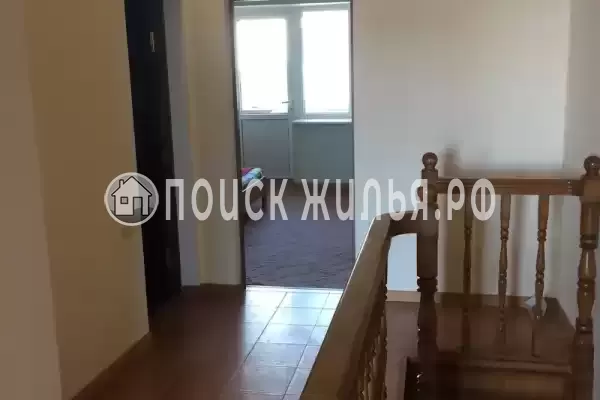 Частный сектор «Х этажный коттедж», Новомихайловский