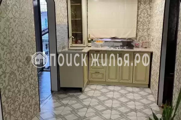 Квартира «3-комнатная в центре», Сухум