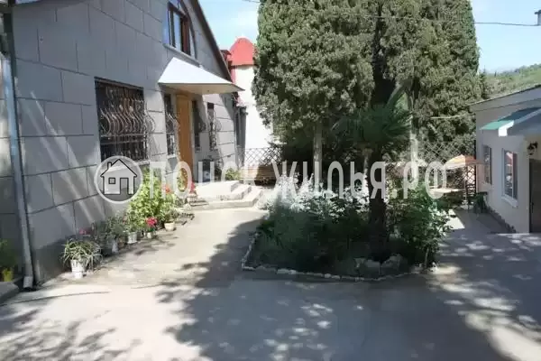 «Кипарисовый дворик», Республика Крым, Алушта, Профессорский уголок Глазкрицкого, д.17 «Кипарисовый дворик», Республика Крым, Алушта, Профессорский уголок Глазкрицкого, д.17