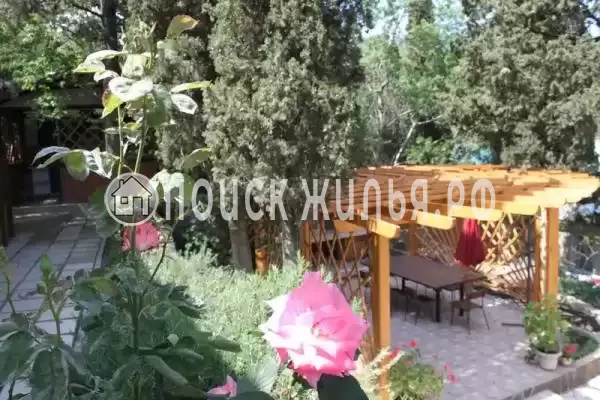 «Кипарисовый дворик», Алушта