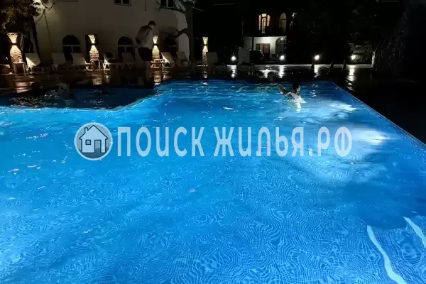 Гостиница «Эдем», Гузерипль