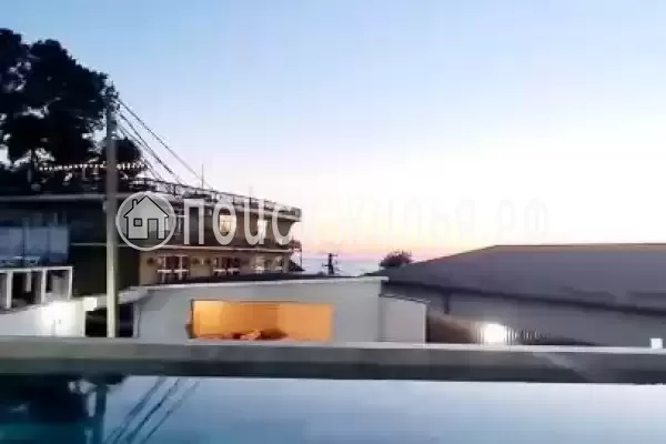 «White House», Лоо