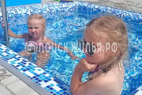 «Маленькая страна», Кучугуры