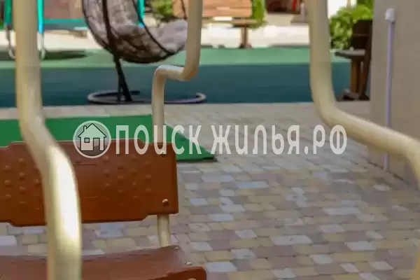 «Маленькая страна», Кучугуры