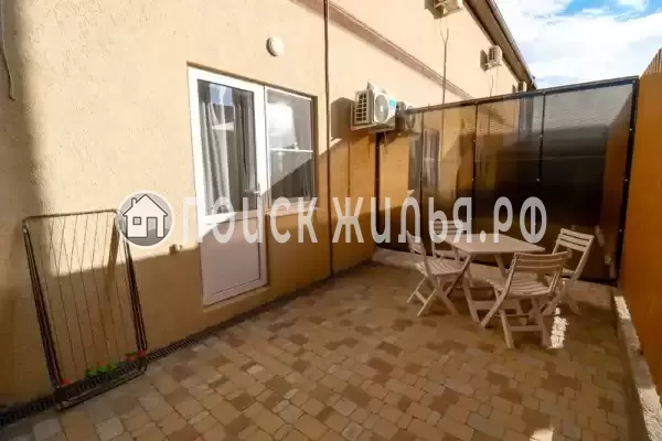 «Маленькая страна», Кучугуры