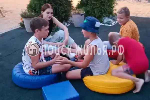 «Маленькая страна», Кучугуры