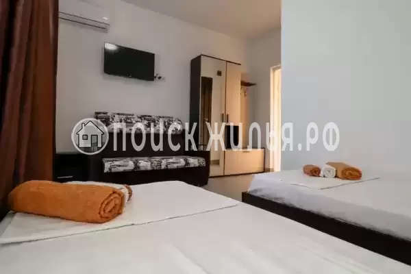 «Маленькая страна», Кучугуры