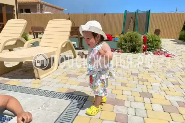 «Маленькая страна», Кучугуры