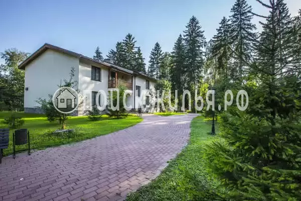 Отель «Arthurs Spa Hotel By Mercure», Ларёво