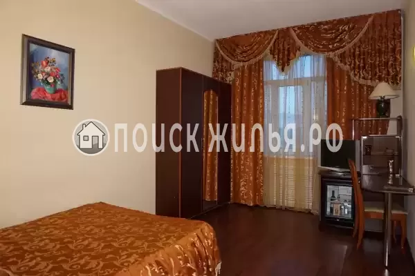 Отель «Зодиак», Радужный