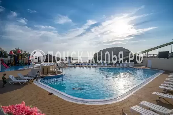 Отель «АзовЛенд», Золотое