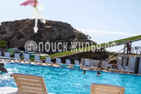 Отель «АзовЛенд», Золотое