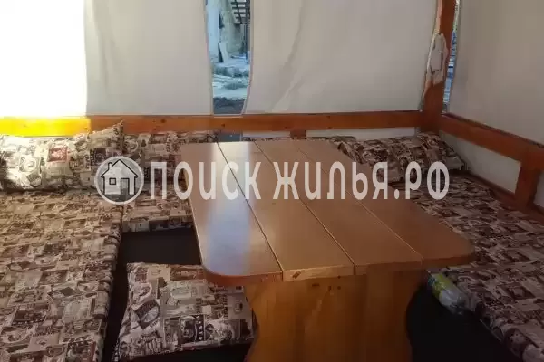 «Pozitiff Guest House», Угловое