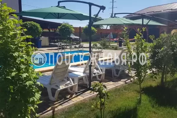 «Pozitiff Guest House», Угловое