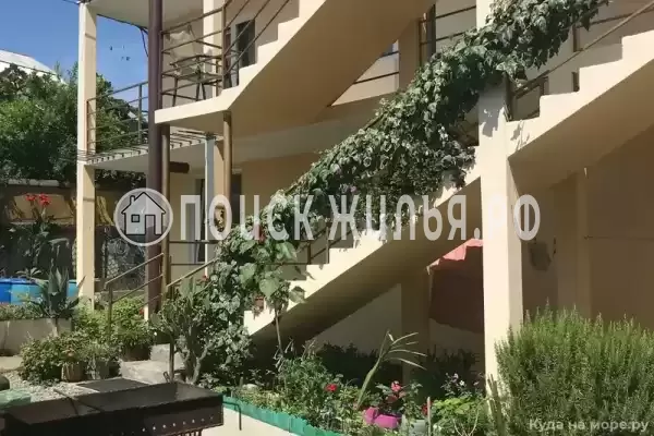 «Лоо-Амелия», Лоо