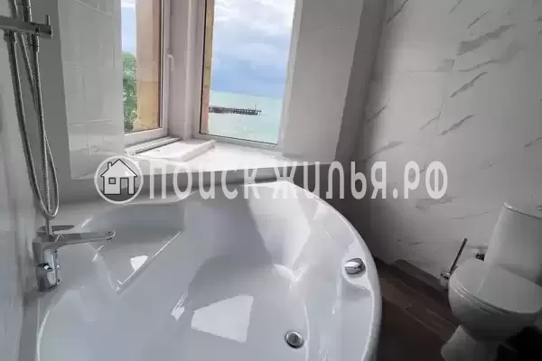 «LooSPAngeles», Лоо