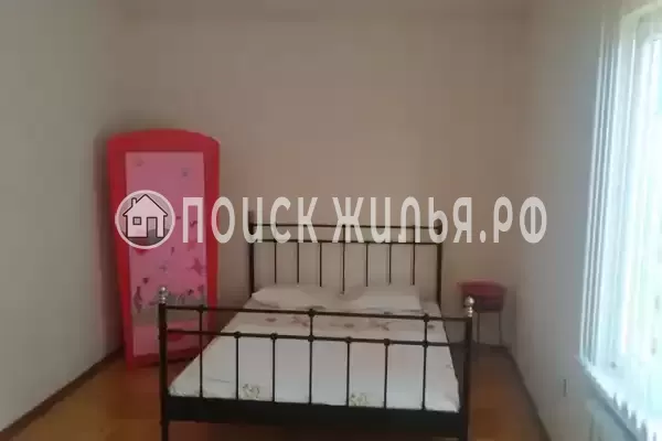 Частный сектор «Этаж под ключ с тремя спальнями», Республика Абхазия, Гудаута, Генерала Сосналиева, д.43