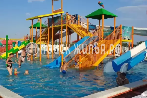 Частный сектор «Этаж под ключ на Азовской», Голубицкая