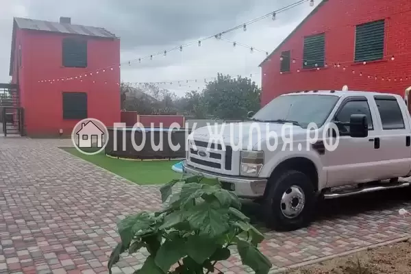 «Июнь», Голубицкая