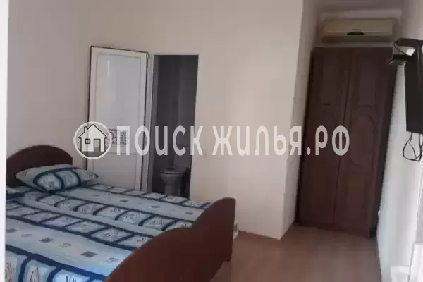 «Межгорье», Лоо