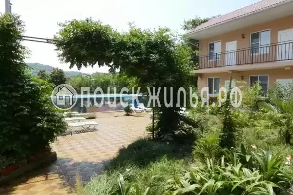 «Межгорье», Лоо