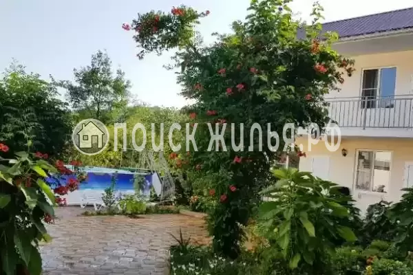 «Межгорье», Лоо