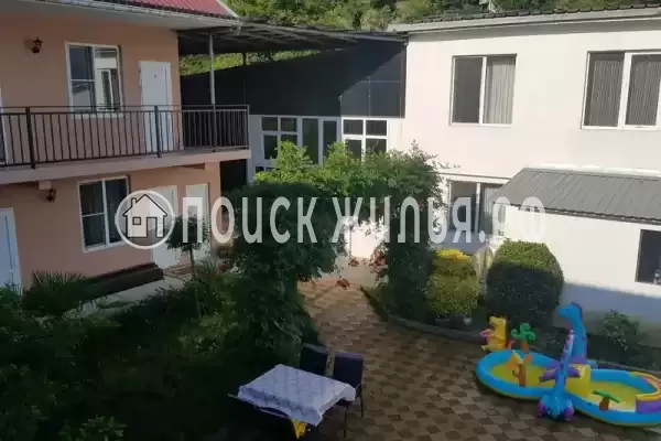 «Межгорье», Лоо