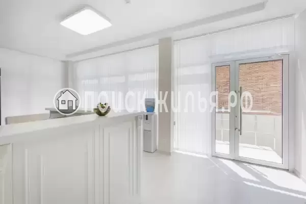 Гостиница «Авис», Криница