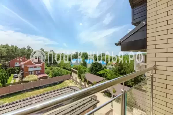 Гостиница «Авис», Криница