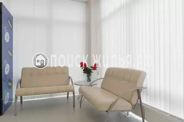 Гостиница «Авис», Криница