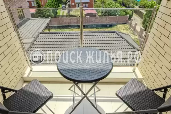 Гостиница «Авис», Криница