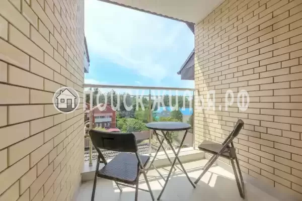 Гостиница «Авис», Криница