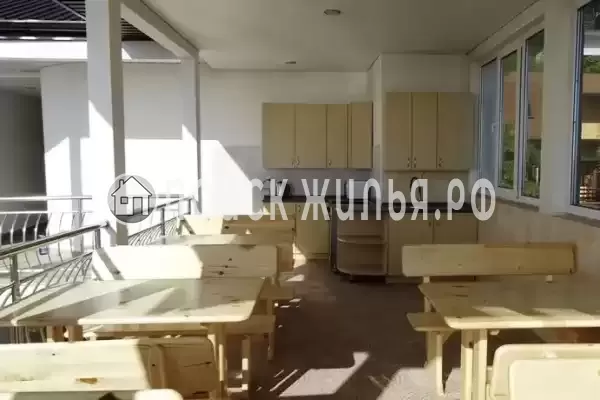 «У Ларисы», Лоо