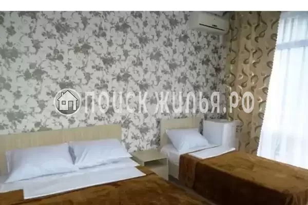 «У Ларисы», Лоо