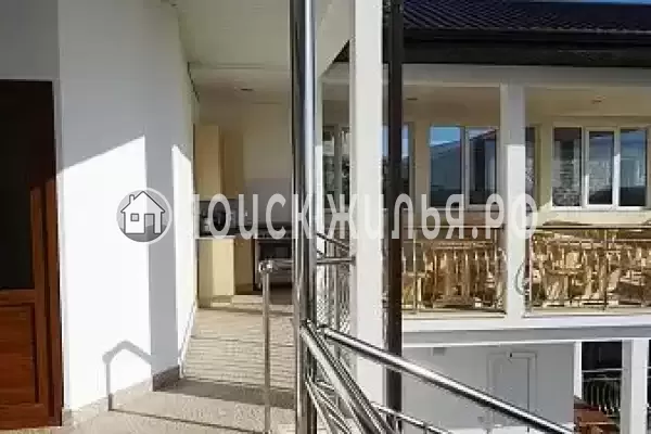 «У Ларисы», Лоо