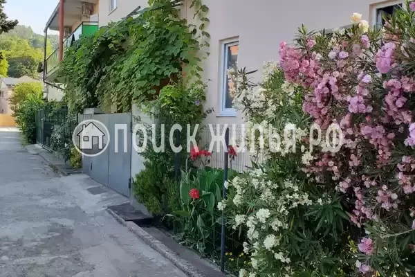 Частный сектор «Изюминка», Лоо