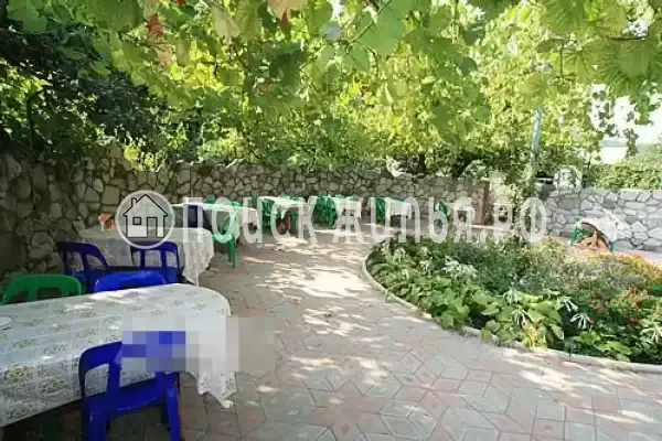 Отель «Ред Хаус», Шепси