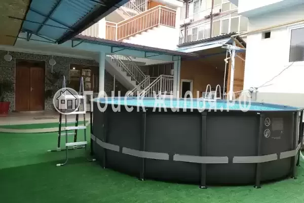 «Остров Сокровищ», Лоо