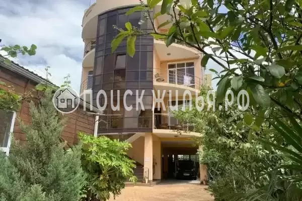 «Лео Гранд»