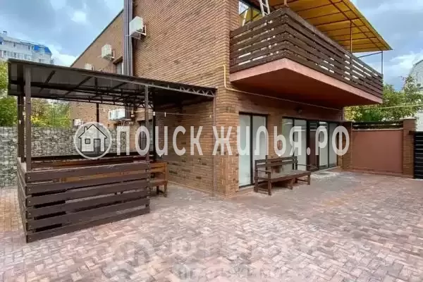 Частный сектор «Коттедж Pinnavilla в центре с большим бассейном», Анапа