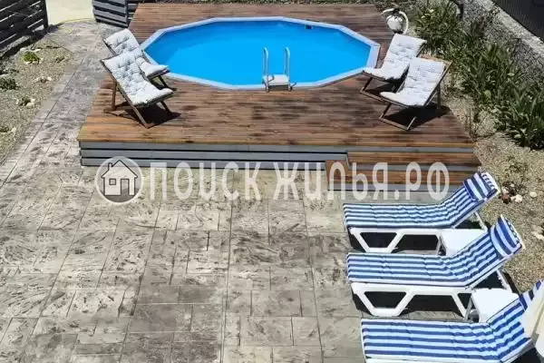 Частный сектор «Двухэтажный коттедж Средиземье», Лоо