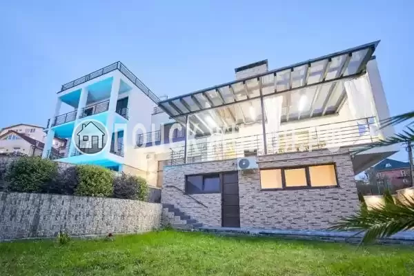 Частный сектор «Апартаменты с бассейном», Краснодарский край, Сочи, Адлер, , д. Частный сектор «Апартаменты с бассейном», Краснодарский край, Сочи, Адлер, , д.