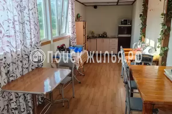 «На апрельской 16», Адлер