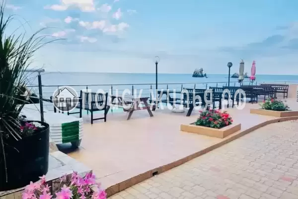 «Лилия», Алушта