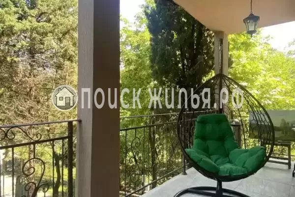 «Валери», Хоста