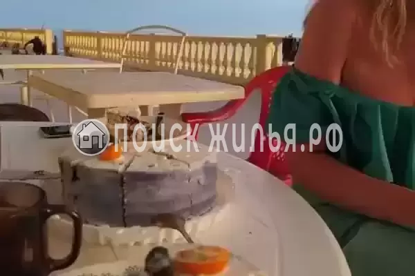 «Эллинг На Волне», Лоо