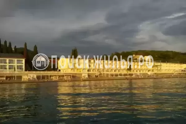 «Эллинг На Волне», Лоо