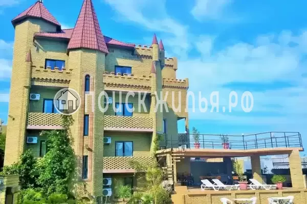 Отель «Корона», Утёс