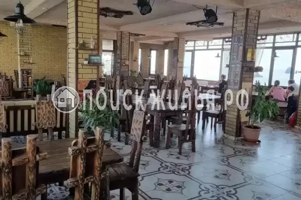 Отель «Корона», Утёс