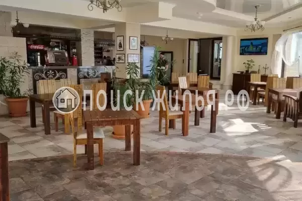 Отель «Корона», Утёс